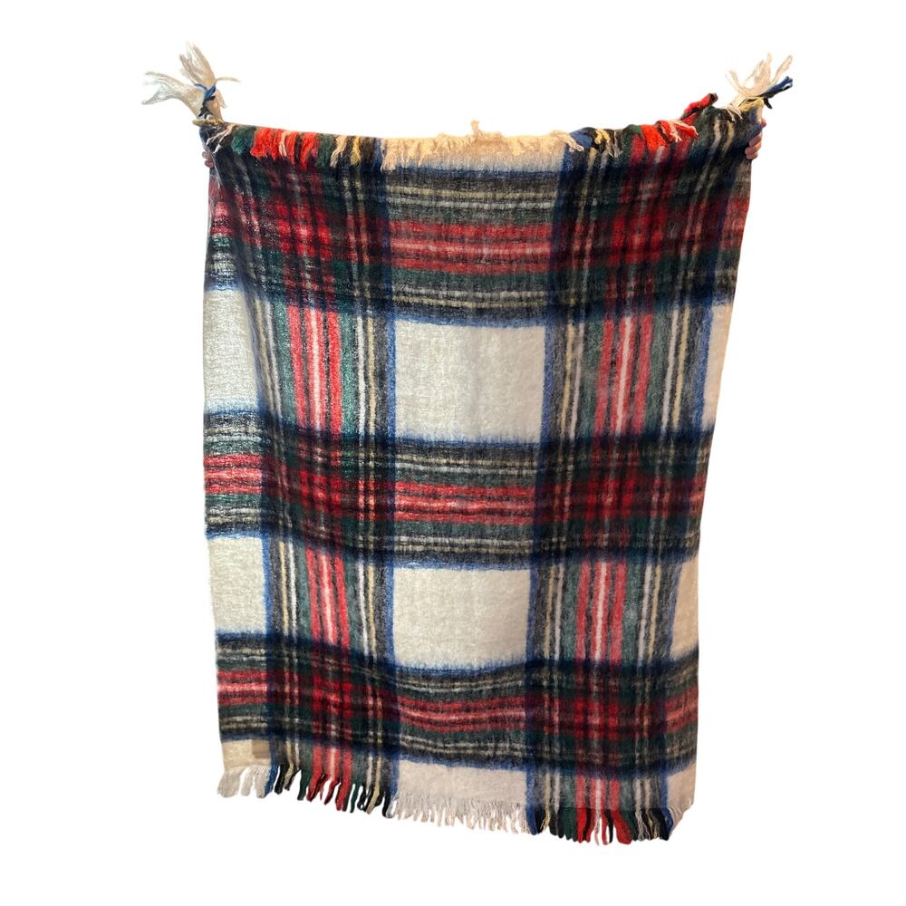 Sundance NWOT Holyrood Australian St Albans 100% Mohair Plaid Fringe Blanket
